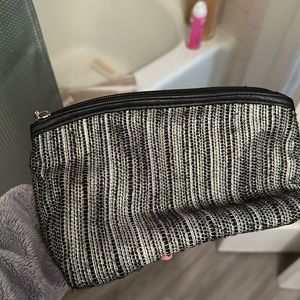 3 MAKE UP BAGS